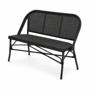 Matteo Bench in Schwarz mit geflochtener Sitzfläche und Rückenlehne in Perspektivansicht